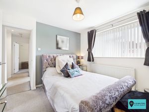 Bedroom- click for photo gallery